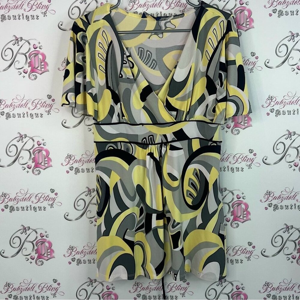 Reitmans tshirt top blouse swirl psychedelic Yellow and Gray Patterned Top